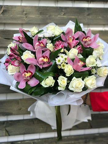 Букет цветов из: Розы и Хризантемы в Фирово