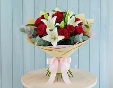 Букет цветов из:  Лилии и Розы в Фирово