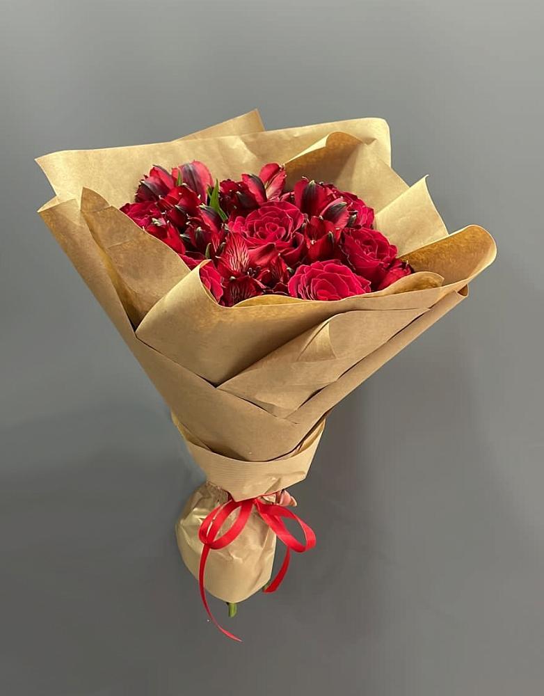 Букет цветов из: Альстромерии и Розы в Фирово