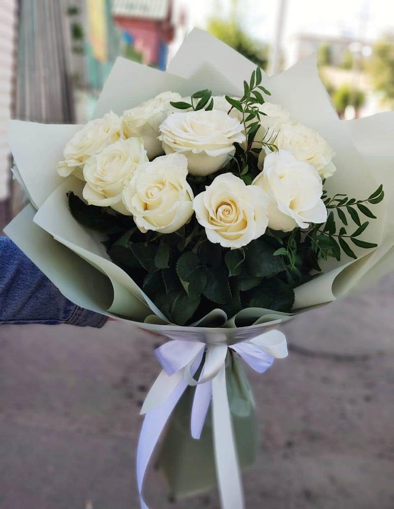 Букет Белые розы Проуд в Фирово