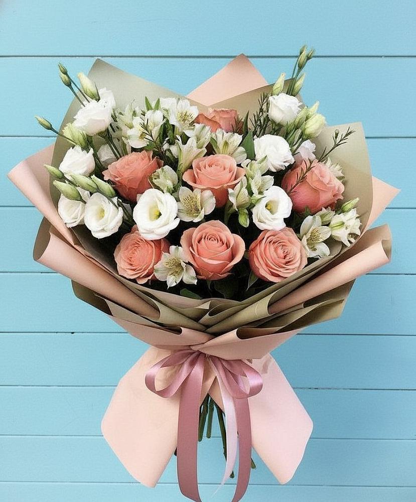 Букет цветов из: Розы, Альстромерии и Лизиантусы в Фирово