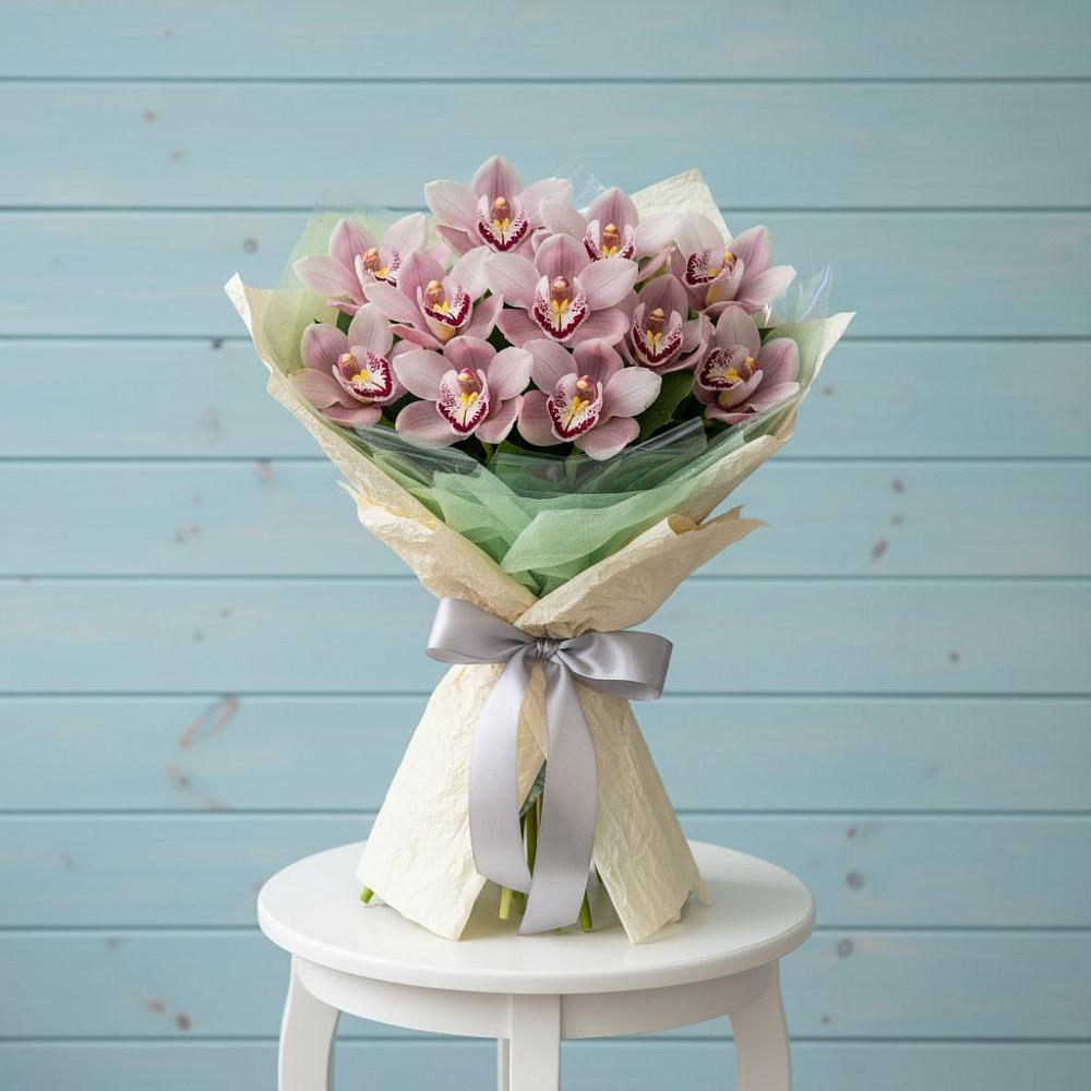 Букет цветов из: Орхидеи и Розы в Фирово