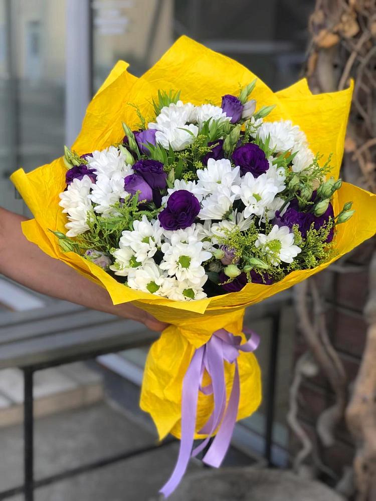 Букет цветов из: Ирисы, Хризантемы и Ромашки в Фирово