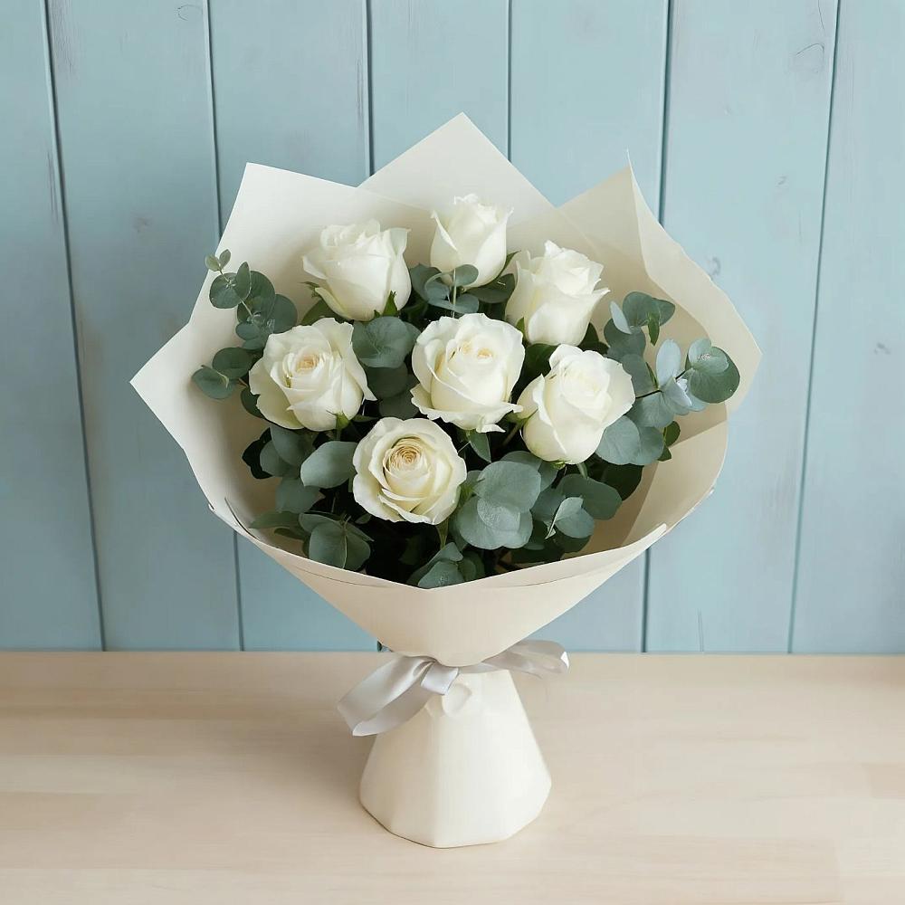 Букет Белые розы в Эвкалипте в Фирово