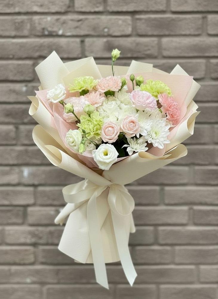 Букет цветов из: Гвоздики, Розы, Лизиантусы и Хризантемы в Фирово