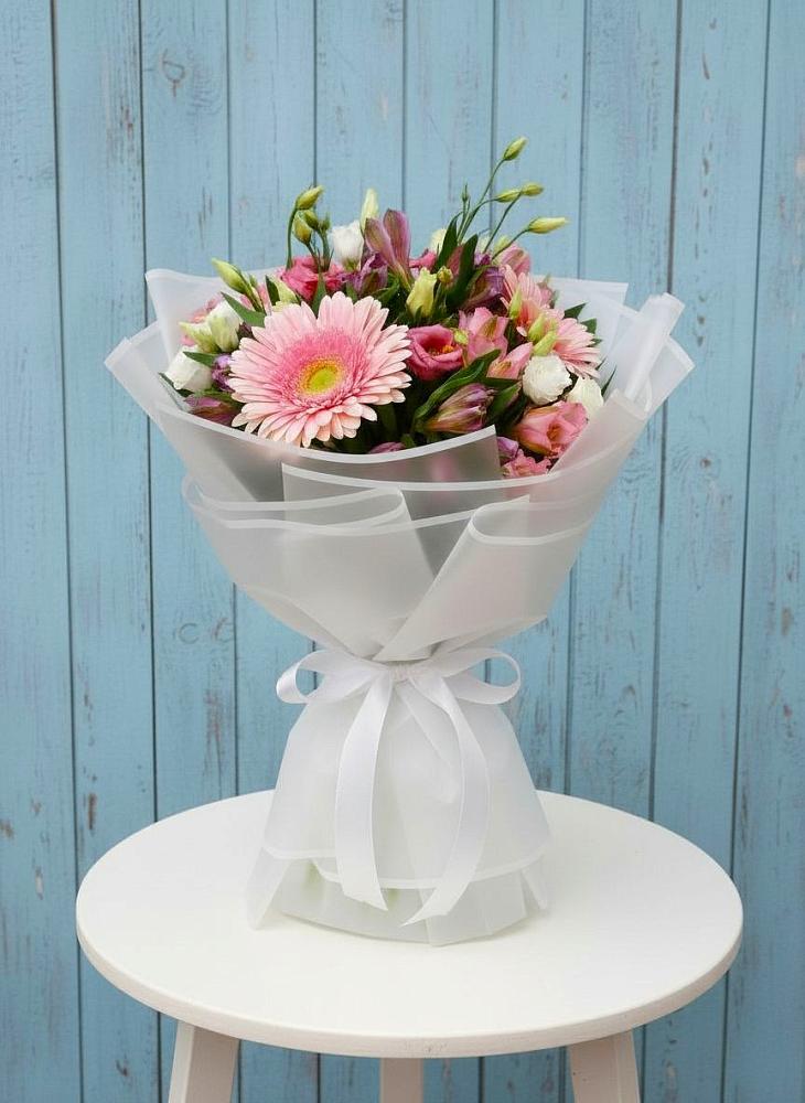 Букет цветов из: Герберы, Альстромерии и Лизиантусы в Фирово