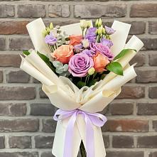 Букет цветов из:  Лизиантусы и Розы в Фирово