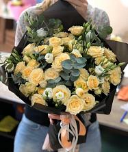 Букет птица счастья в Фирово Букет цветов из: Розы и Лизиантусы в Фирово