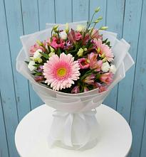 Букет цветов из:  Герберы, Альстромерии и Лизиантусы в Фирово