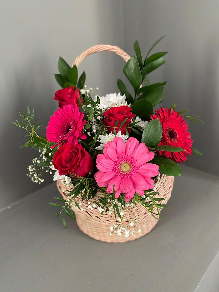 Цветочная композиция из Розы, Хризантемы и Герберы в корзине в Фирово