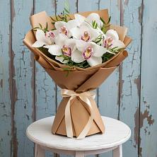 Букет цветов из:  Орхидеи и Розы в Фирово